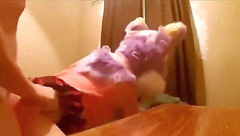 Amateur slut takes her pussy and ass into a creampie