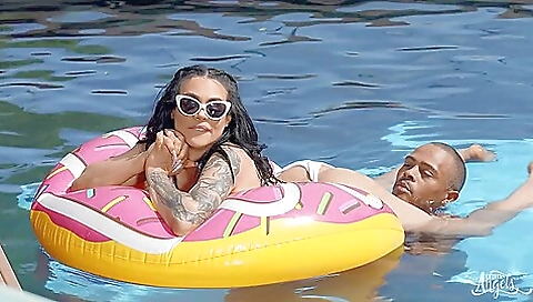 tattooed babe gets fucked by a stranger in the outdoors