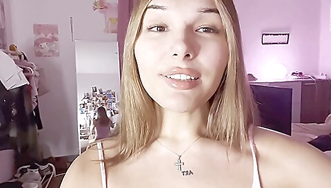 Bareback and tattooed babe moans as her ass penetrated